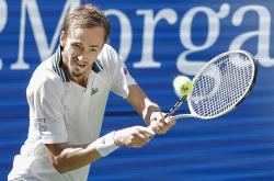 HTH Sports-美国网球队鏖战世界网球队，梅德韦杰夫三分雨点燃全场