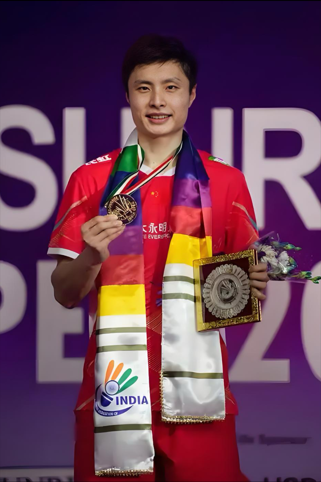 羽毛球选手实力碾压,勇夺四强资格 羽毛球选手实力碾压,勇夺四强资格