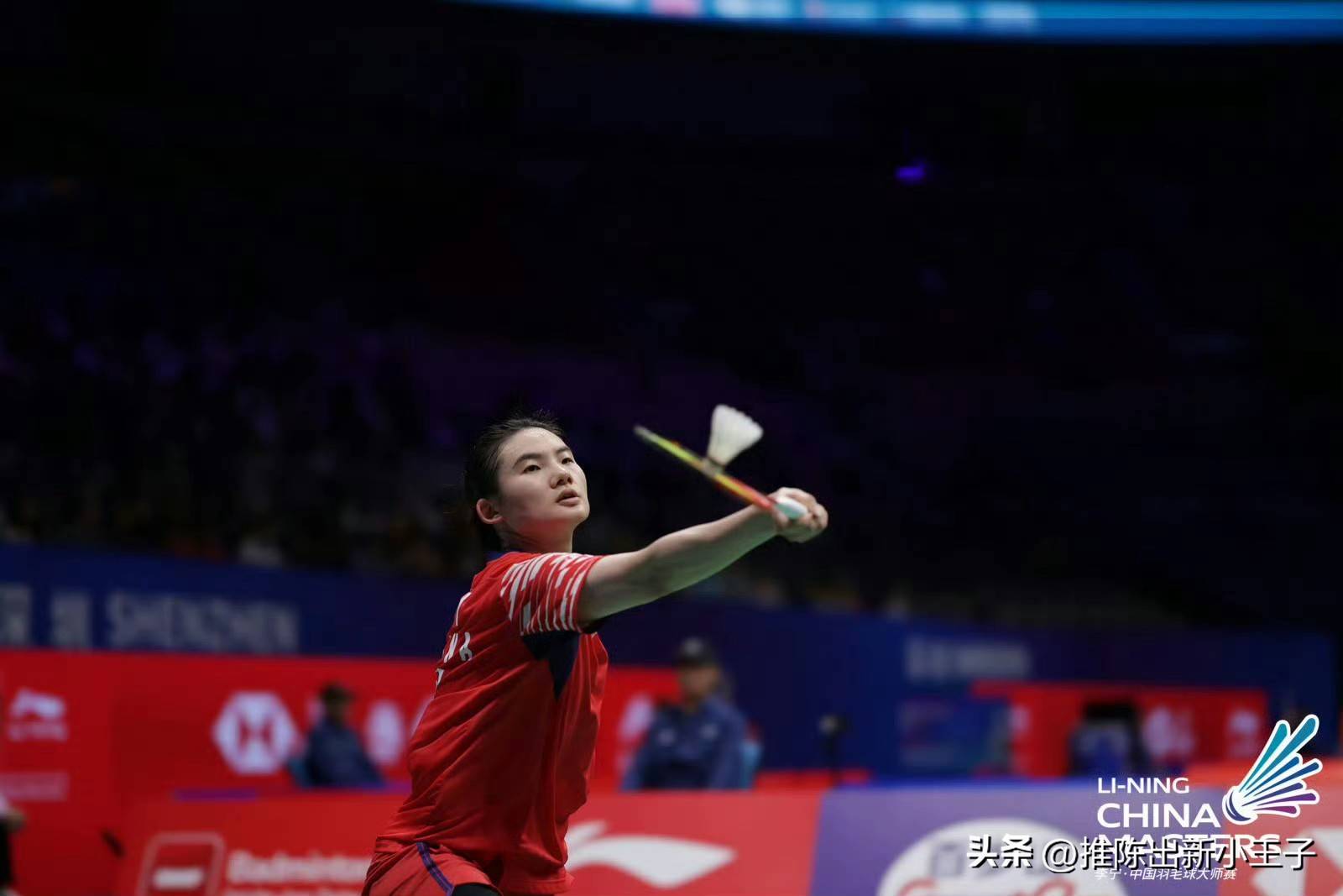 羽毛球选手实力碾压,勇夺四强资格 羽毛球选手实力碾压,勇夺四强资格