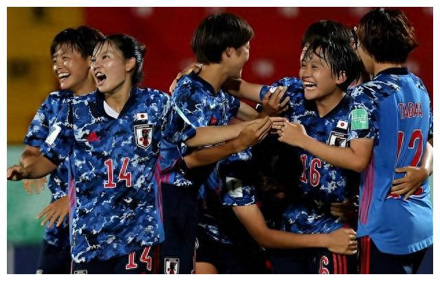 雄心勃勃的女足选手,为梦想奋斗的简单介绍 雄心勃勃的女足选手,为梦想奋斗的简单介绍