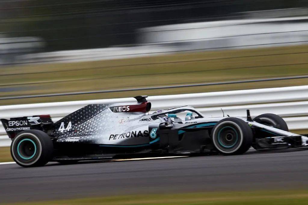 雷诺车队鏖战梅赛德斯，拉塞尔带队取胜的简单介绍